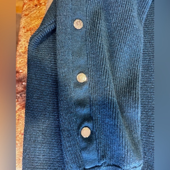 🤩”WHBM” Stylish Teal Blue Long Pullover Sweater w/ Sleeve Button Details Size XS - Picture 5 of 11